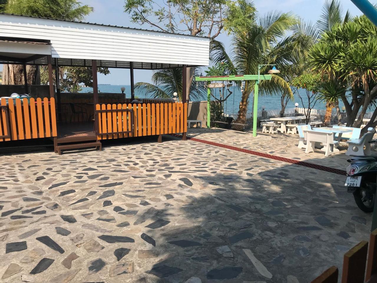 Rubtawan Sichang Resort Ko Si Chang Buitenkant foto