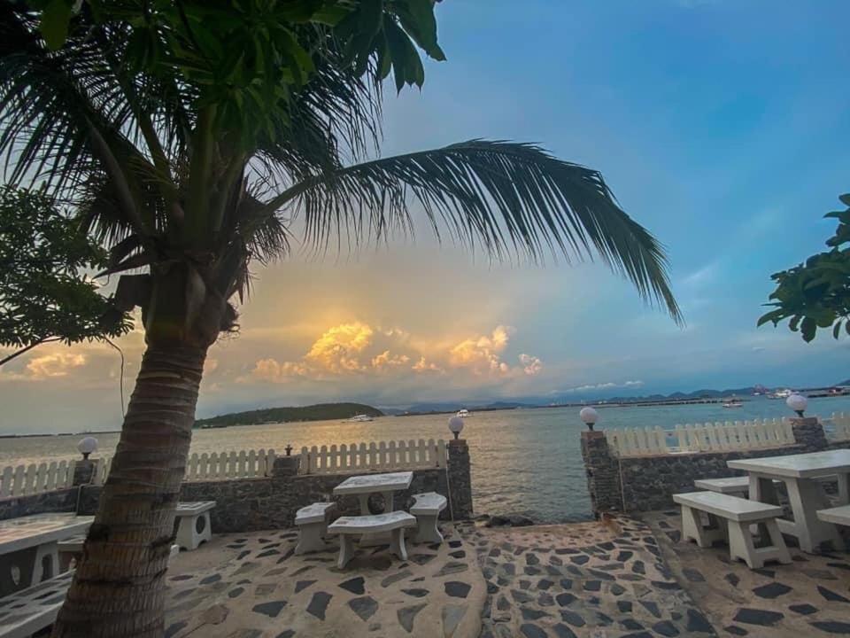 Rubtawan Sichang Resort Ko Si Chang Buitenkant foto