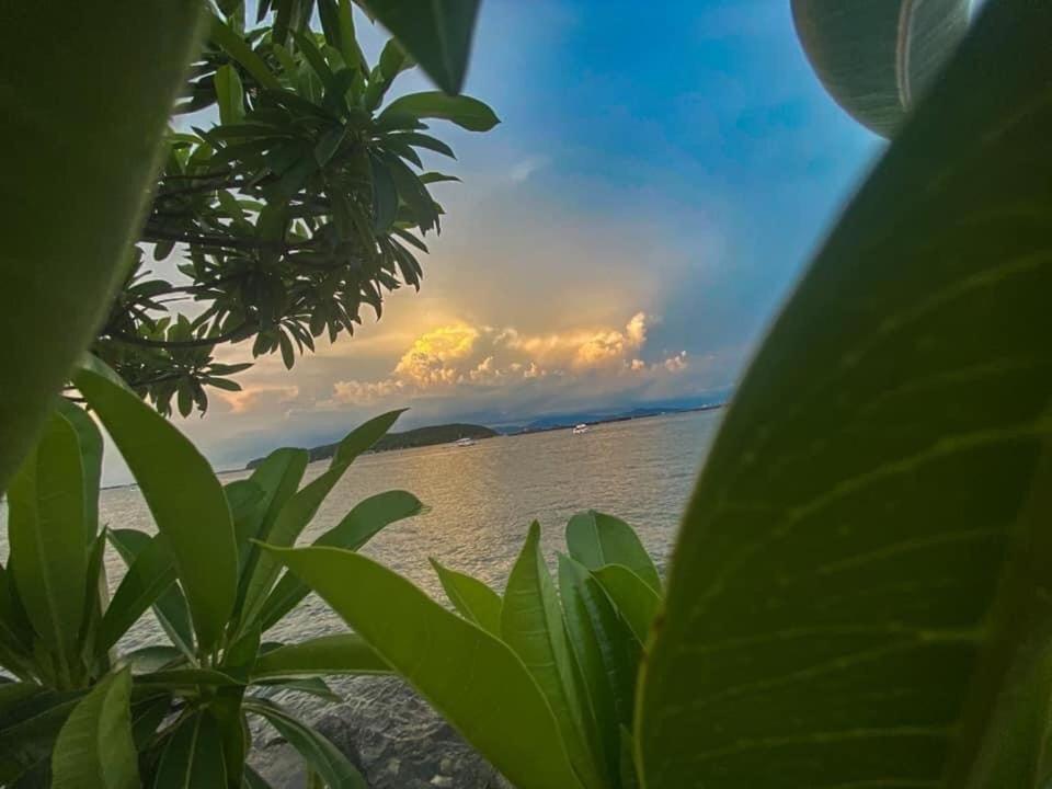 Rubtawan Sichang Resort Ko Si Chang Buitenkant foto