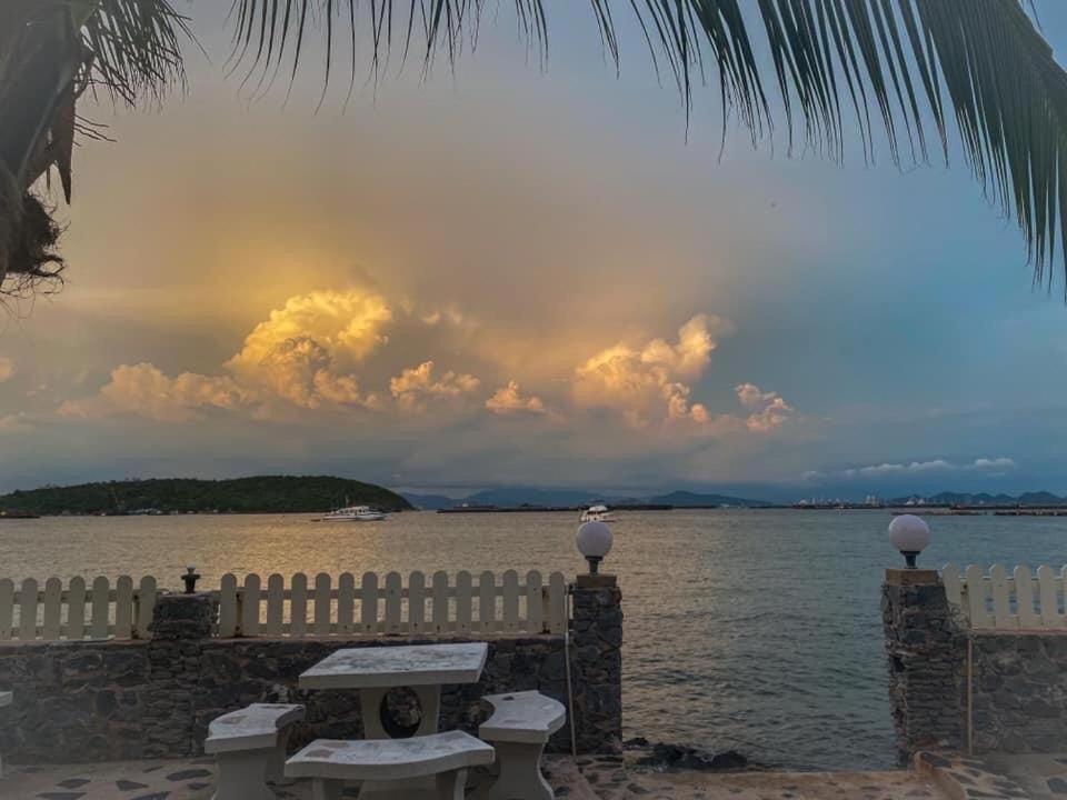 Rubtawan Sichang Resort Ko Si Chang Buitenkant foto